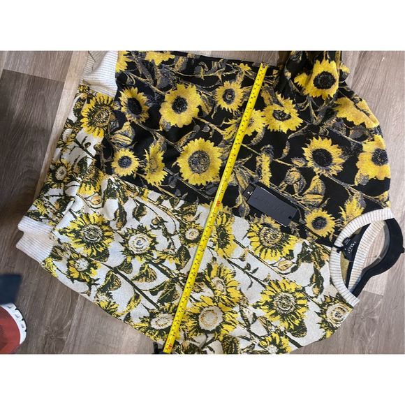 TWENTY NWT Sunflower Hyper Reality Contrast Panel Sweatshirt, Sz Medium, MP $185 - Picture 10 of 11